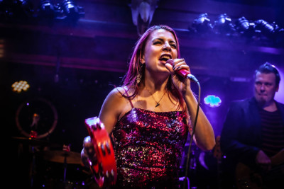 Blues Caravan 2021 mit Jeremiah Johnson, Ryan Perry & Whitney Shay &middot; Mühle Hunziken