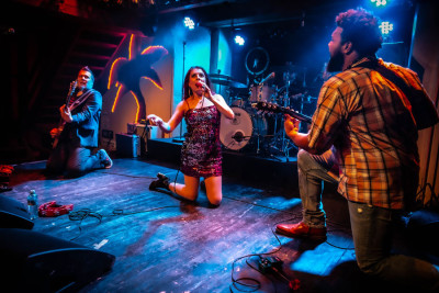 Blues Caravan 2021 mit Jeremiah Johnson, Ryan Perry & Whitney Shay &middot; Mühle Hunziken