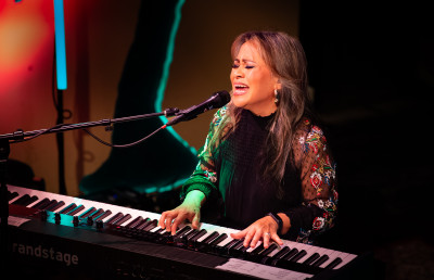 Caroline Chevin feat. Rose Ann Dimalanta &middot; Mühle Hunziken