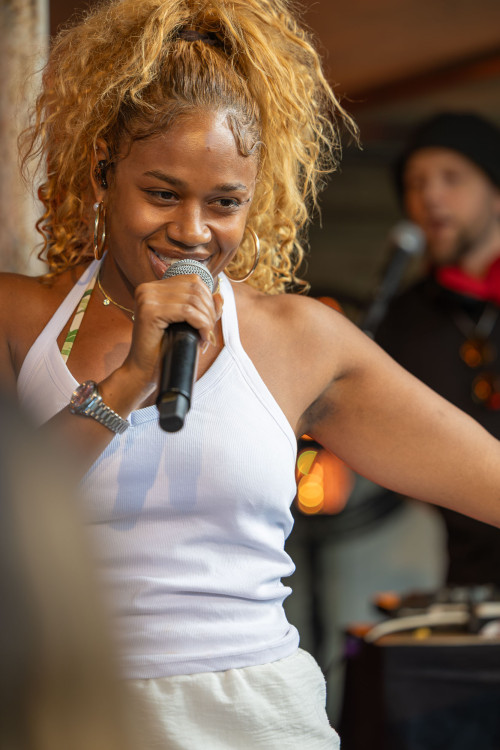 Dodo / Support: Nicky B Fly &middot; Mühle Hunziken