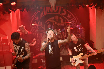 Donots / Support: The High Times &middot; Mühle Hunziken