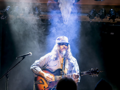 Hazlett / Support: Ashley Singh &middot; Mühle Hunziken