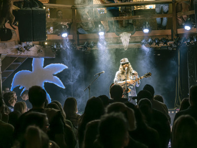 Hazlett / Support: Ashley Singh &middot; Mühle Hunziken