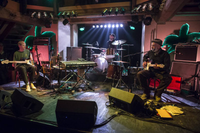 Puts Marie / Support: SuperSchurken &middot; Mühle Hunziken