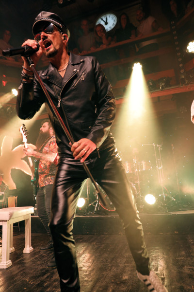 Queen performed by Vipers &middot; Mühle Hunziken