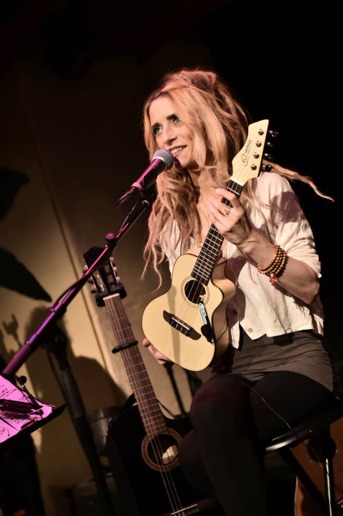 Sarah Lesch / Support: Coucou &middot; Mühle Hunziken