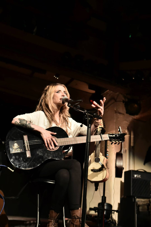 Sarah Lesch / Support: Coucou &middot; Mühle Hunziken