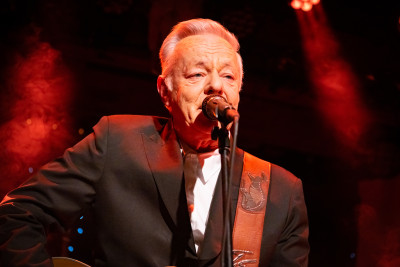 Tommy Emmanuel / Special Guest: Mike Dawes &middot; Mühle Hunziken