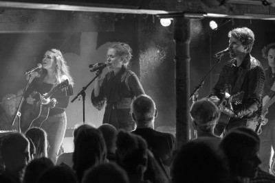 Wintershome / Support: Julian Brown &middot; Mühle Hunziken