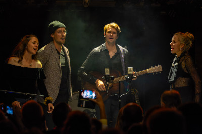 Wintershome / Support: Julian Brown &middot; Mühle Hunziken