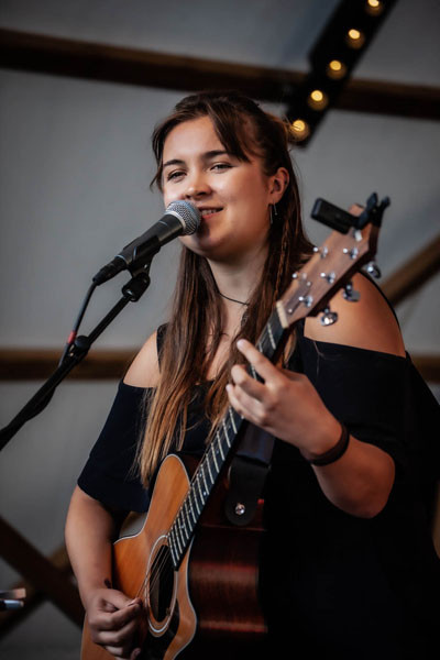 77 Bombay Street / Support: Joya Marleen &middot; Mühle Hunziken