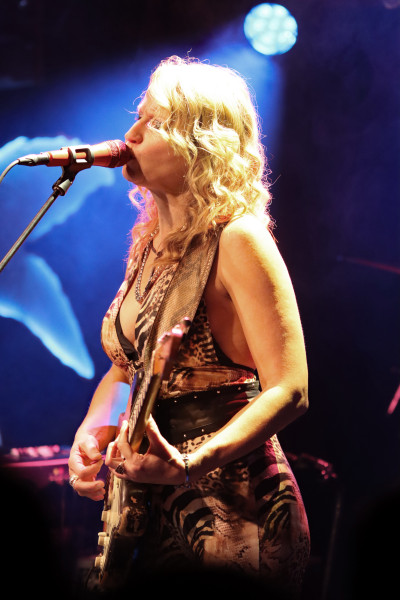 Ana Popovic &middot; Mühle Hunziken