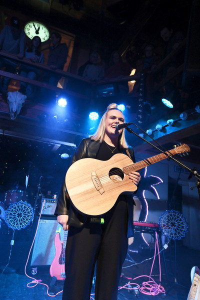 Anna Rossinelli / Support: Zoey &middot; Mühle Hunziken