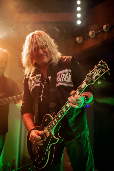 Bluedög / Special Guest: Leo Leoni &middot; Mühle Hunziken