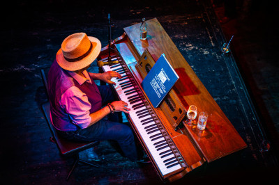 Büne Huber &middot; Mühle Hunziken