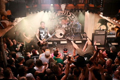 Donots / Support: The High Times &middot; Mühle Hunziken