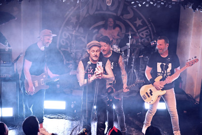 Donots / Support: The High Times &middot; Mühle Hunziken