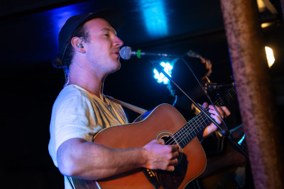 Jack Botts / Support: Ben Camden &middot; Mühle Hunziken