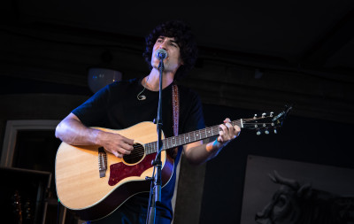 Jack Botts / Support: Ben Camden &middot; Mühle Hunziken