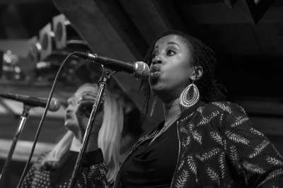 Jools Holland feat. Ruby Turner & Louise Marshall &middot; Mühle Hunziken