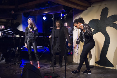 Jools Holland feat. Ruby Turner & Louise Marshall &middot; Mühle Hunziken