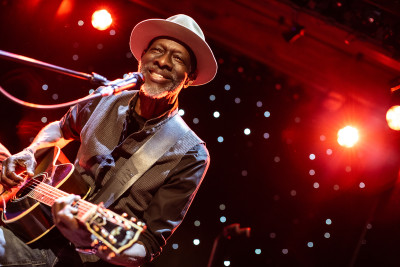 Keb' Mo' / Support: Flo Bauer &middot; Mühle Hunziken