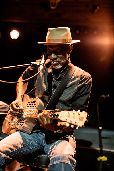Keb' Mo' / Support: Flo Bauer &middot; Mühle Hunziken