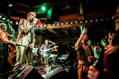 Kummerbuben & das Apokalypse-Orchester &middot; Mühle Hunziken