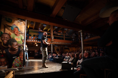 Nächste Kreuzung Afrika &middot; Mühle Hunziken