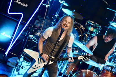 Nazareth / Support: Power State &middot; Mühle Hunziken