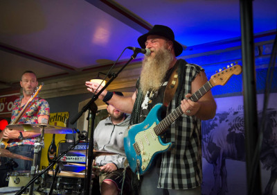 Phipu Bluedoeg Gerber & Friends &middot; Mühle Hunziken