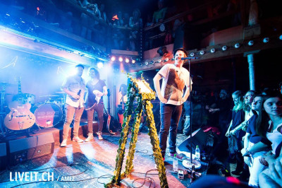 Red Shoes / Support: Container 6 &middot; Mühle Hunziken