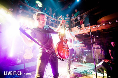 Red Shoes / Support: Container 6 &middot; Mühle Hunziken