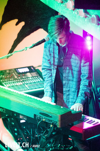 Red Shoes / Support: Container 6 &middot; Mühle Hunziken