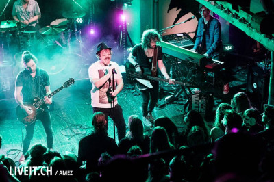 Red Shoes / Support: Container 6 &middot; Mühle Hunziken