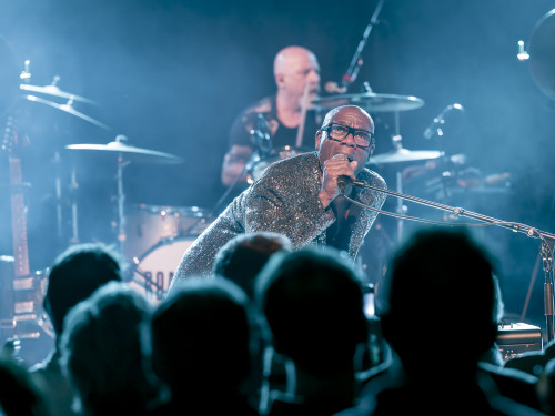 ROACHFORD / Support: Ada Morghe &middot; Mühle Hunziken