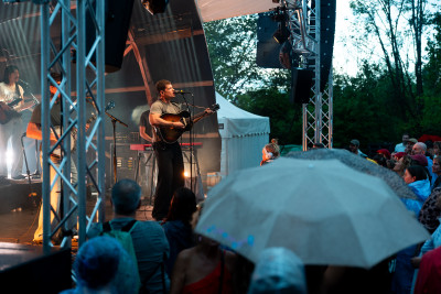 Sons of the East Openair / Support: Niamh McCrystal &middot; Mühle Hunziken