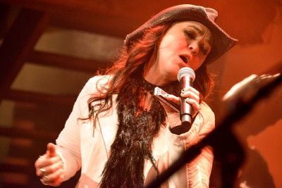 Stacie Collins &middot; Mühle Hunziken