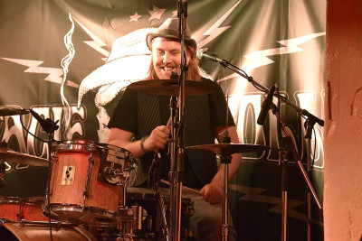 Stacie Collins / Support: Cricklewood &middot; Mühle Hunziken