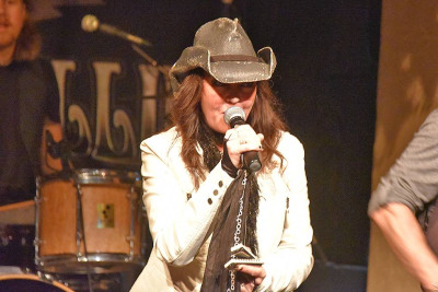 Stacie Collins / Support: Cricklewood &middot; Mühle Hunziken