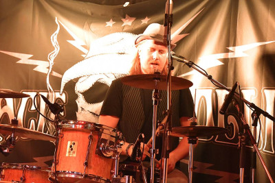 Stacie Collins / Support: Cricklewood &middot; Mühle Hunziken