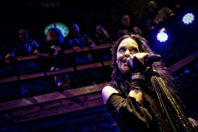 Stacie Collins / Support: Cricklewood &middot; Mühle Hunziken