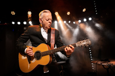 Tommy Emmanuel / Special Guest: Mike Dawes &middot; Mühle Hunziken