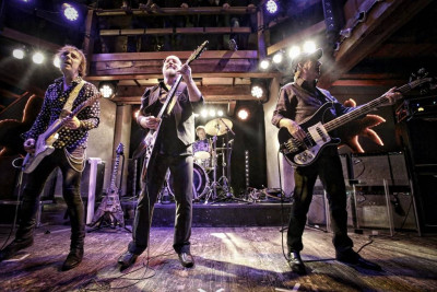 Wishbone Ash / Support: Doris Brendel &middot; Mühle Hunziken