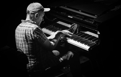 Yann Tiersen / Support: Anatole Muster &middot; Mühle Hunziken